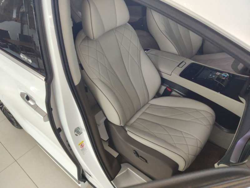 Used Denza D9 2022 DM-i 970 Four-Wheel Drive Prestige Model — 24