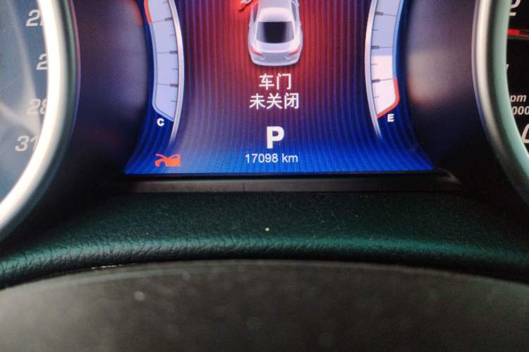 Used Maserati Ghibli 2014 3.0T Standard Edition Odometer Close Up