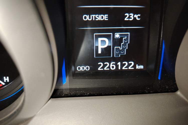 Used Toyota Prado 2017 2700 VX Nine Airbags Underbody Mount – Middle East Version Odometer Close Up