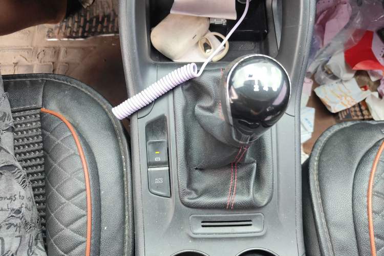 Used CHANGAN CS75 2014 2.0L Manual Luxury Version China V Standard
