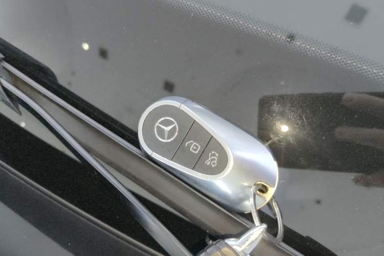 Used Mercedes-Benz GLC 2023 Refreshed GLC 300 L 4MATIC Dynamic Edition 5 Seats Vehicle Key