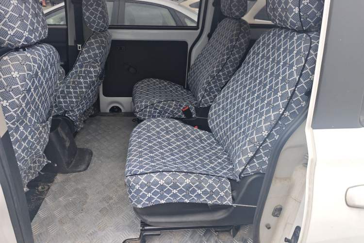 Used Dongfeng Fengon 380 2022 1.5L Comfort-Class Passenger Vehicle (Spiral Spring) – 7 Seats