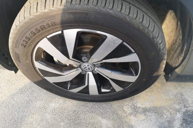 Used Volkswagen Tayron 2020 330TSI Two-Wheel Drive Luxury Smart Connectivity Version