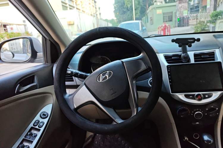 Used Hyundai Verna (older generation) 2014 1.4L Automatic Leading-Edge GLX
