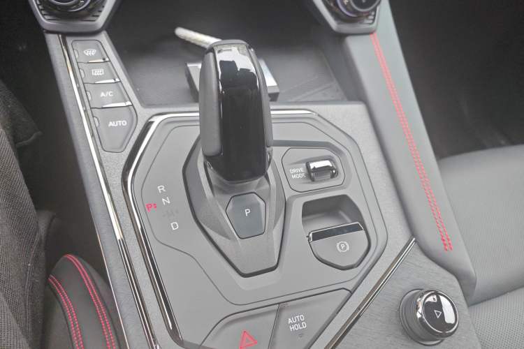 Used Lynk & Co 05 2020 2.0TD Four-Wheel Drive HypeHalo Gear Lever