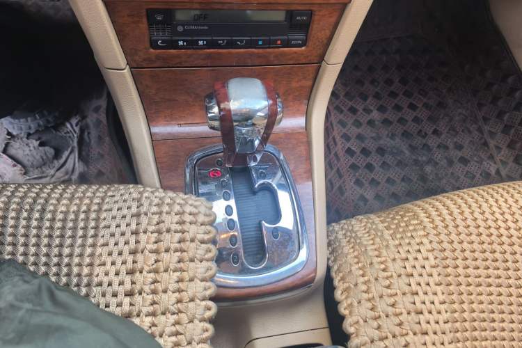 Used Volkswagen Passat 2005 1.8T Automatic Luxury Model Gear Lever