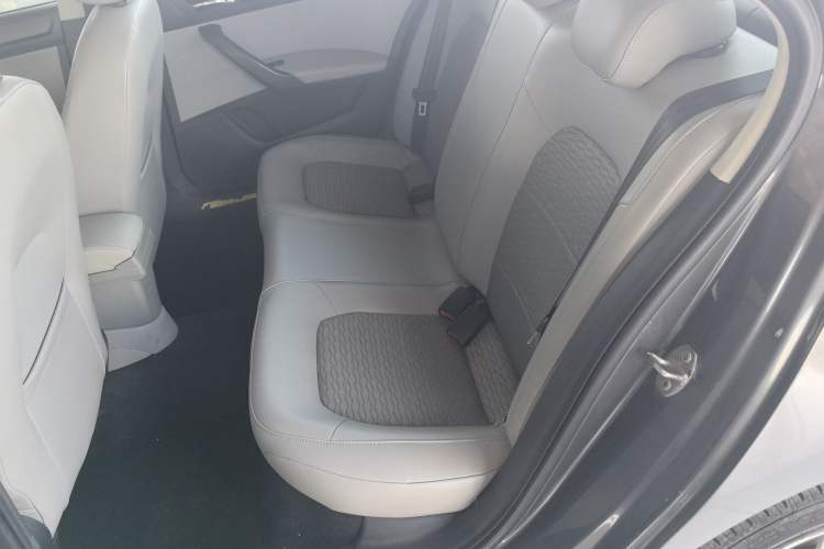 Used Skoda Rapid 2015 1.6L Manual Smart Selection Model