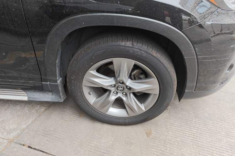 Used Toyota Highlander 2018 2.0T Four-Wheel Drive Luxury Edition 7 Seats China V Emission Standard