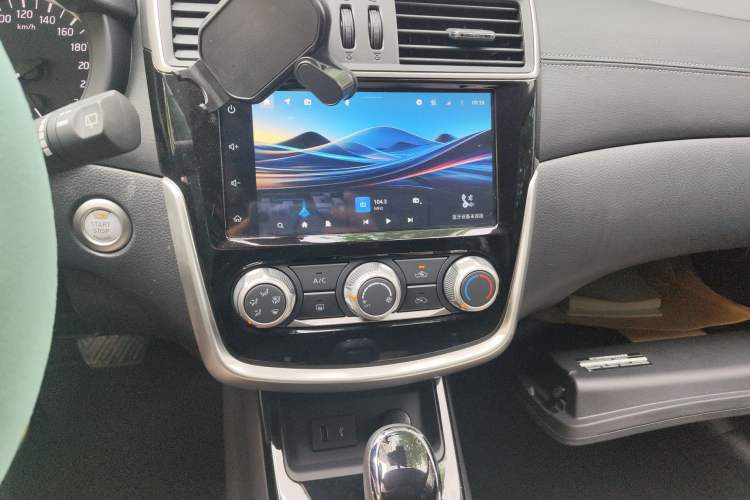 Used Nissan Tiida 2023 1.6L CVT Smart Drive Version Audio And AC Panel