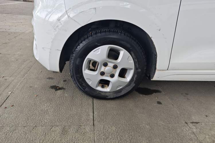 Used Roewe Clever 2021 302 km New Four-Seater Super-Efficient Version