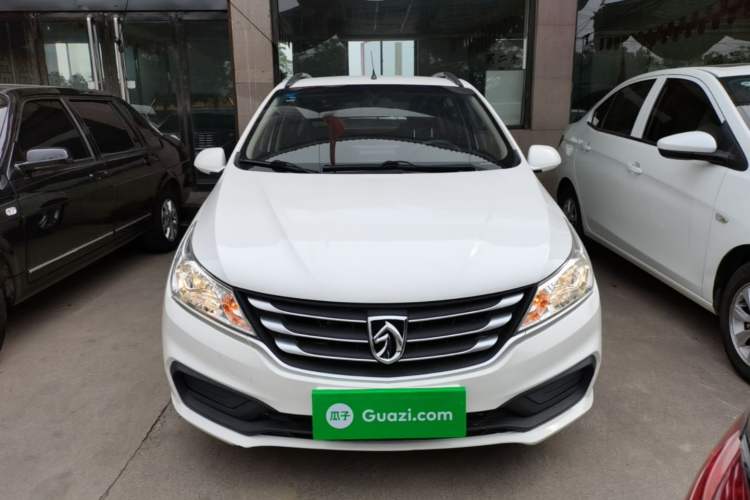 Used Baojun 310 2016 1.2L manual Comfort trim level