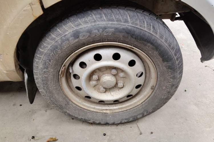 Used Wuling Rongguang 2011 1.2L Base Version
