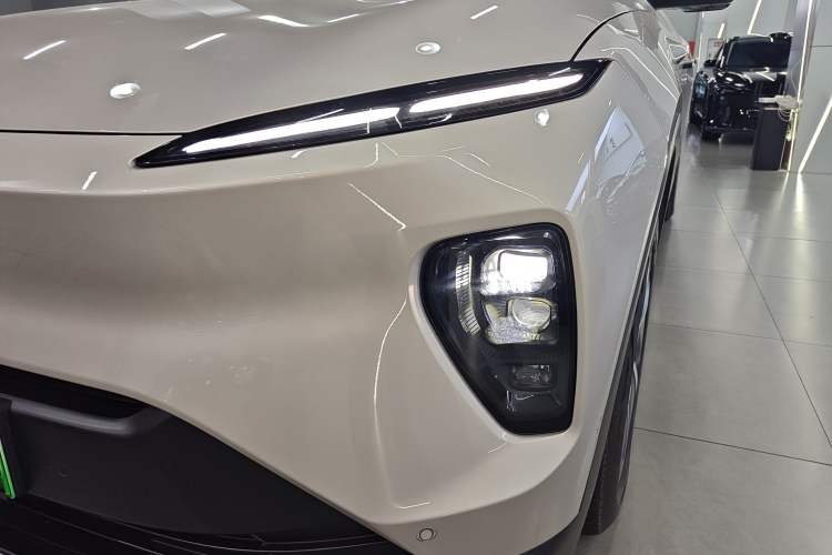 Used Nio ES8 2023 75 kWh Executive Edition Left Front Headlight