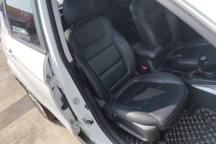 Used CHANGAN CS35 2016 1.6L Manual Luxury Model China V Standard
