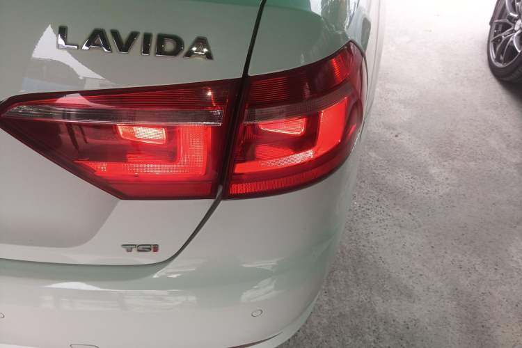 Used Volkswagen Lavida 2013 Revised Version 1.4 TSI DSG Comfort Edition