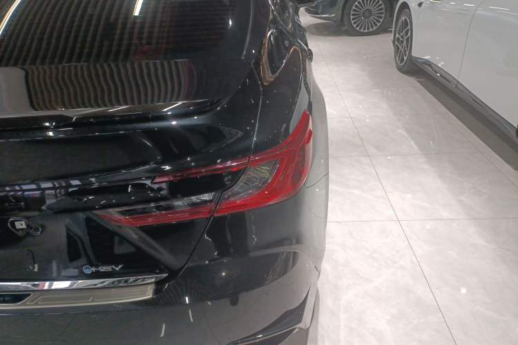 Used Toyota Camry 2026 Model Dual-Engine 2.0HSE Sport Lite Edition