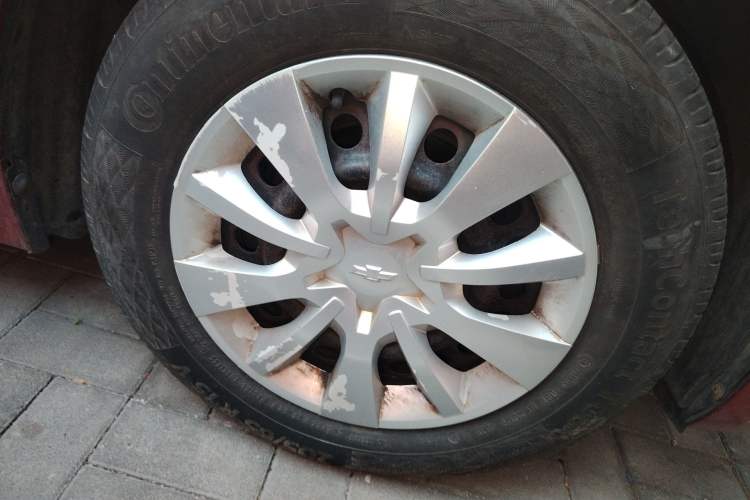 Used Chevrolet Cruze 2015 1.5L Classic SL MT Right Front Wheel Hub