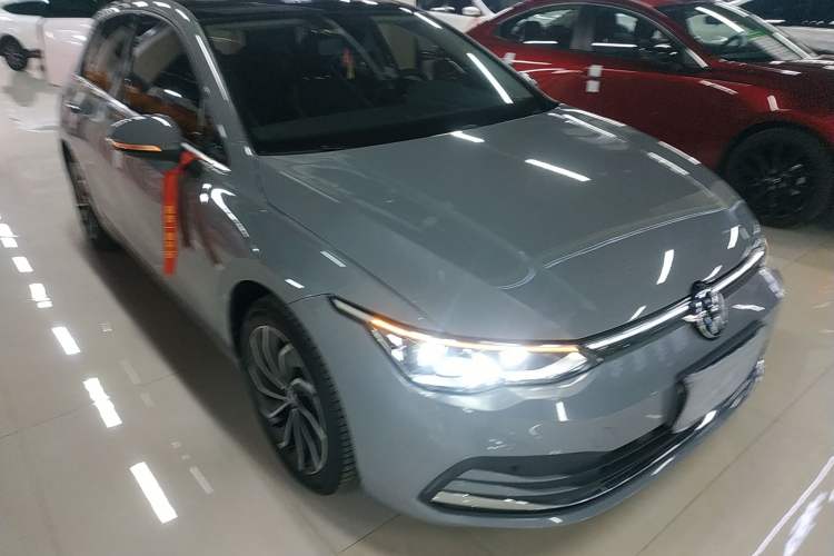 Used Volkswagen Golf 2021 280TSI DSG Pro Front Right 45 Deg