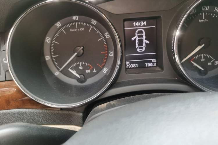 Used Skoda Superb 2013 1.8TSI Automatic Yashi Edition Odometer Close Up