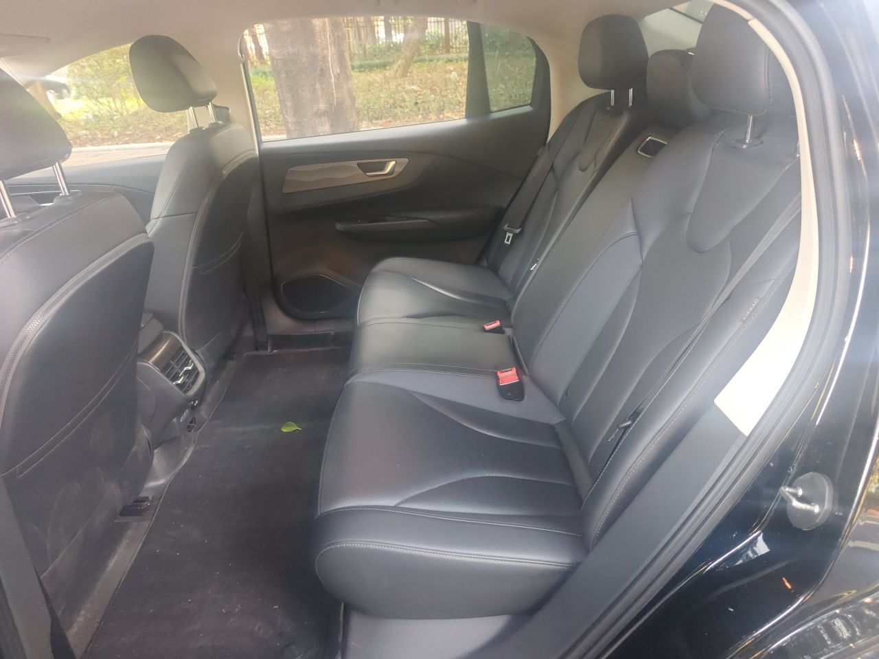 Hongqi E-QM5 2024 450km Range Commuter Version — снимка 17