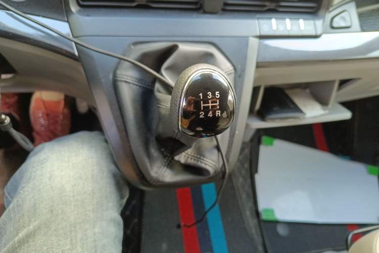 Used Ford Transit 2023 2.0T Diesel Manual Commercial & Travel Version Mid-axle Medium Roof 7/8/9-Seater