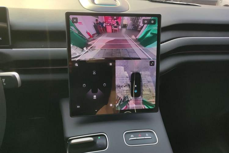 Used Nio ES8 2024 75 kWh Audio And AC Panel