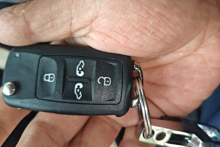 Used Volkswagen Multivan 2012 2.0 TSI Four-Wheel Drive Deluxe Edition Vehicle Key