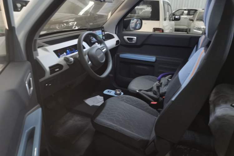 Used Geely Galaxy Panda 2024 Panda Mini 200km Endurance Bear
