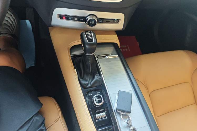 Used Volvo XC90 2015 T6 Zhiyi Edition 7-Seater
