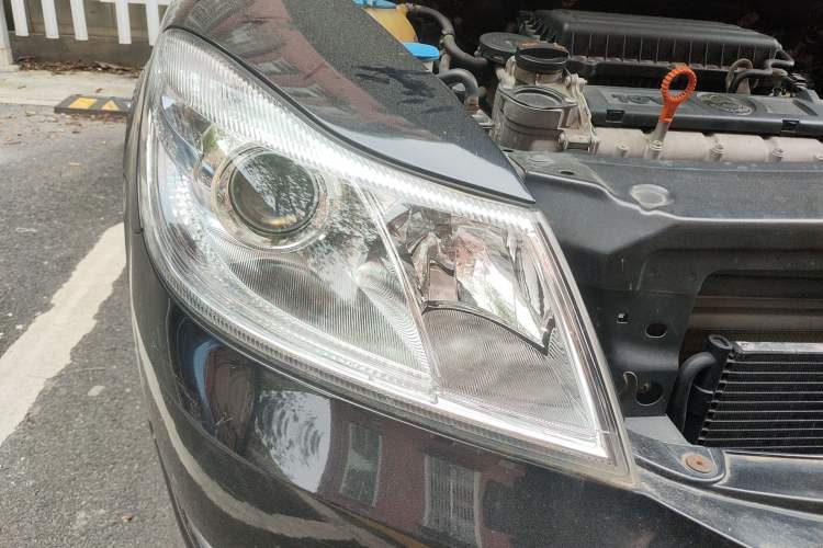 Used Skoda Octavia 2012 1.6L Automatic Yijie Edition Right Front Headlight