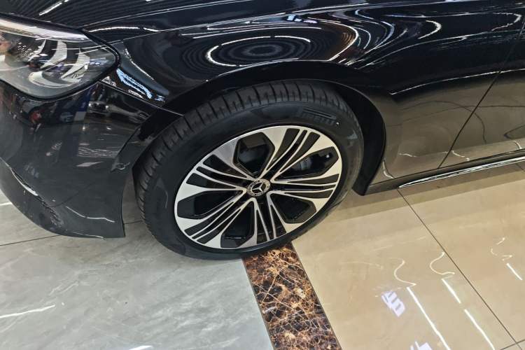 Used Mercedes-Benz E-Class New Energy 2024 E 350 e L Plug-in Hybrid Sedan