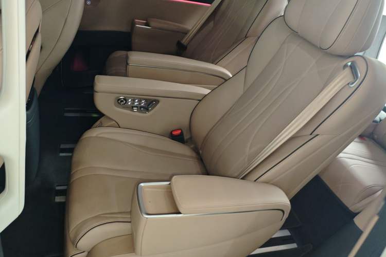 Used XPeng X9 2025 740 Ultra-Long Range Max Left Rear Seat