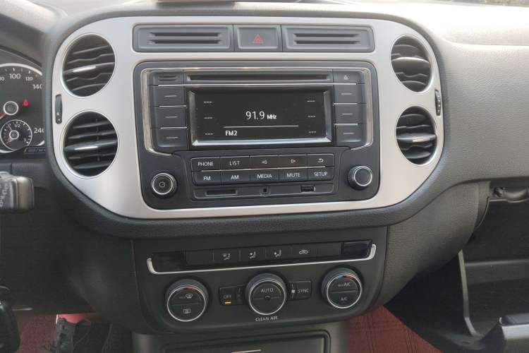 Used Volkswagen Tiguan 2017 300TSI Automatic Two-Wheel Drive Silk Road Comfort Edition
