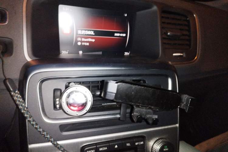 Used Volvo S60 2018 S60L T4 Smart & Ambitious Edition Audio And AC Panel