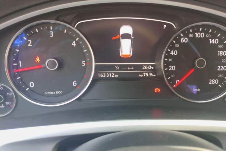 Used Volkswagen Touareg 2011 3.0 TDI Diesel Comfort Version Instrument Cluster