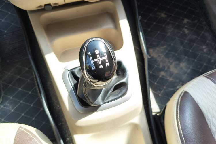 Used BAIC Changhe M50S 2018 1.5L Executive Class DAM15DL Gear Lever