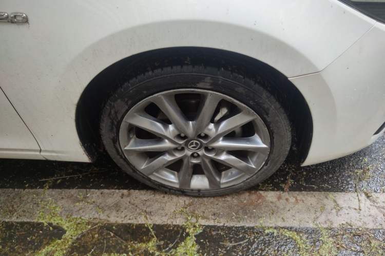 Used Mazda Mazda 3 Axela 2017 Hatchback 2.0L Automatic Luxury Model Emission Standard China V