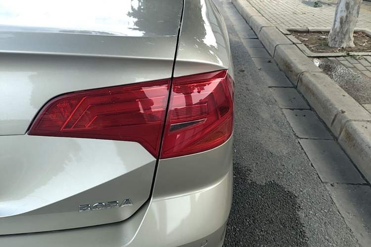 Used Volkswagen Bora 2016 1.6L Automatic Fashion Model