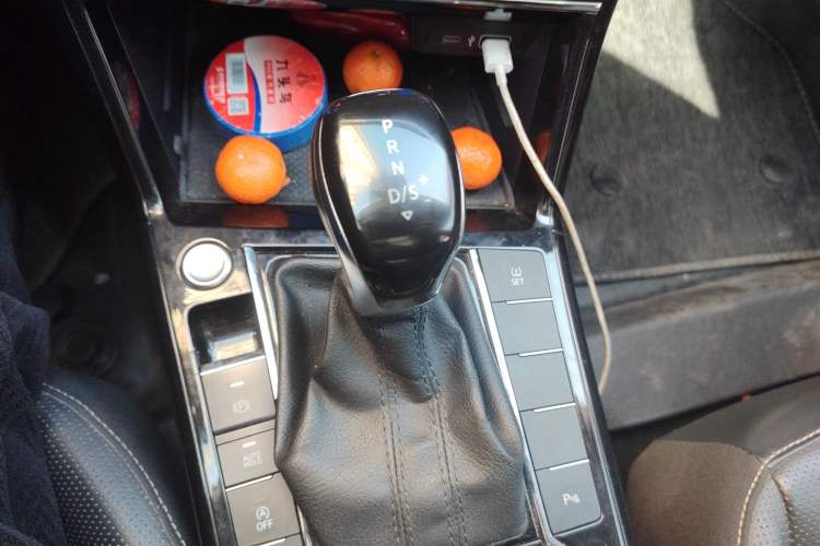 Used Volkswagen Passat 2020 Revised Version 330TSI Luxury Edition China VI Standard