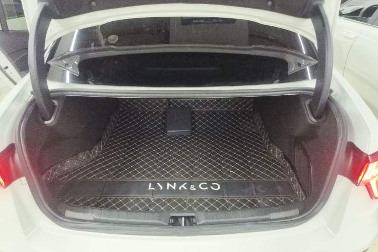 Used Lynk & Co 03 2022 1.5TD DCT JingPro Trunk