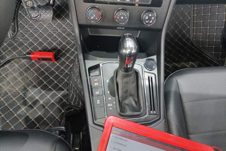 Used Volkswagen Lavida 2022 1.5L Automatic Comfort Edition Gear Lever