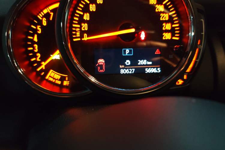 Used MINI 2018 1.5T ONE Five-Door Edition Odometer Close Up