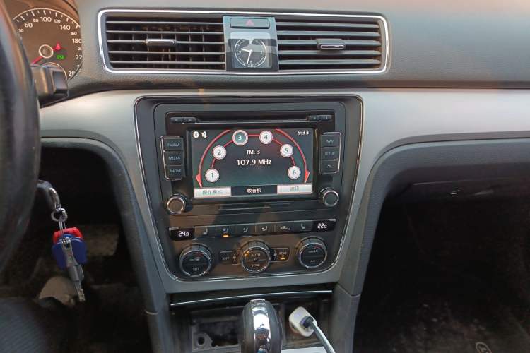 Used Volkswagen Passat 2014 1.8TSI DSG 30th Anniversary Edition
