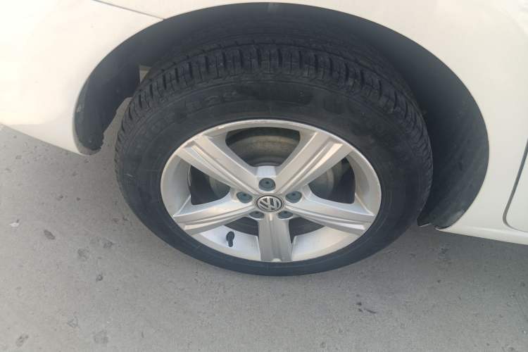 Used Volkswagen Santana 2015 Haval H6 1.6L Automatic Luxury Model Right Rear Wheel Hub