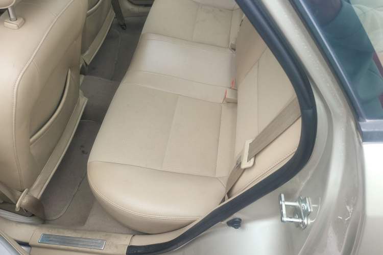 Used Buick Excelle 2013 1.5L Automatic Classic Model Left Rear Seat