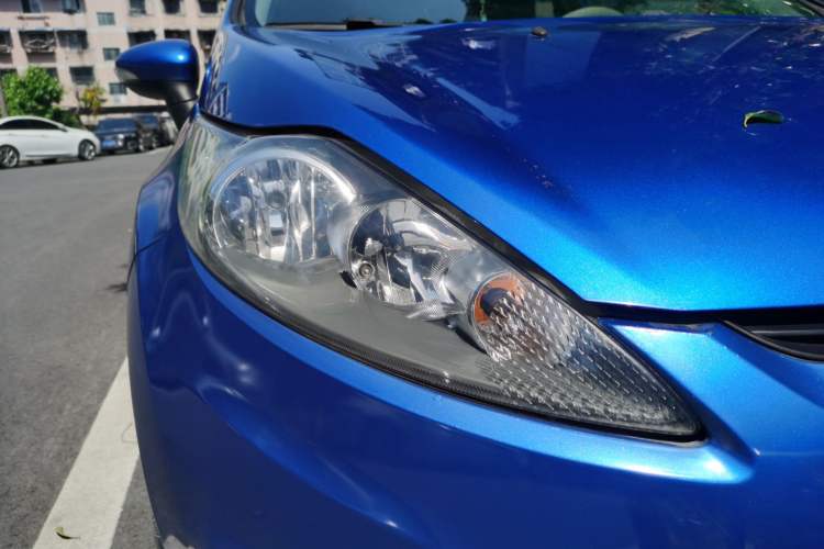 Used Ford Fiesta 2011 Hatchback 1.5L Automatic Fashion Edition Right Front Headlight