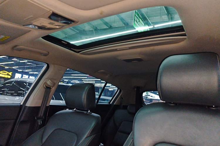 Used Kia KX5 2016 2.0L Automatic 2WD GLS Headliner