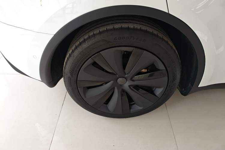 Used Tesla Model Y 2023 Rear-Wheel-Drive Version
