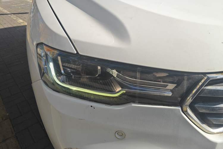 Used Haval H2s 2017 Blue Label 1.5T Dual-Clutch Luxury Model Right Front Headlight