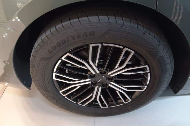 Used Zeekr 001 2025 WE Edition 100 kWh Rear-Wheel Drive
